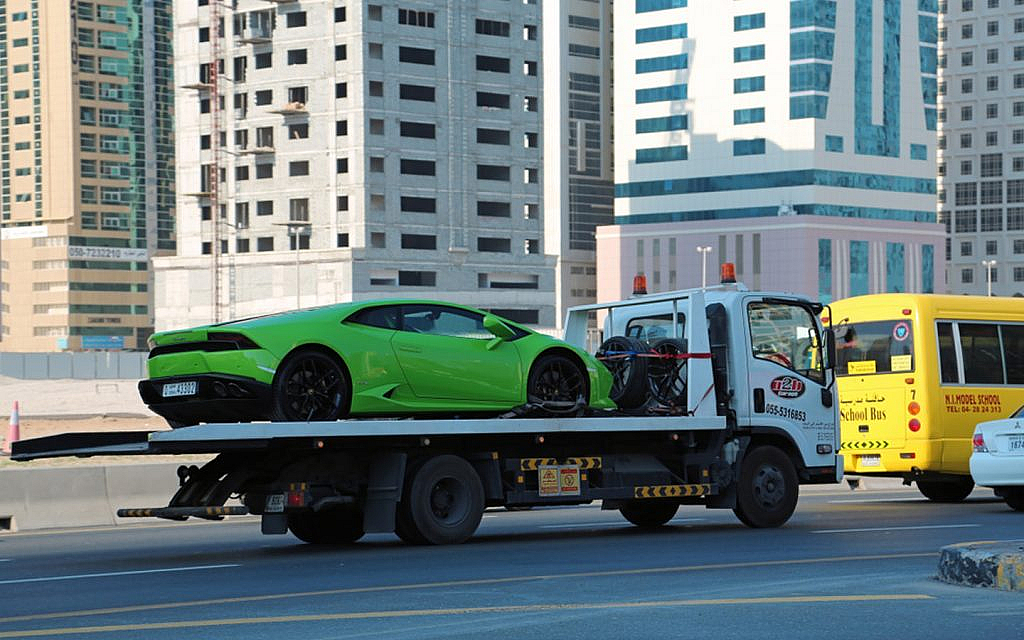 شاحنة قطر ونقل السيارات