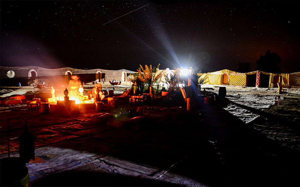 مخيم صحراوي