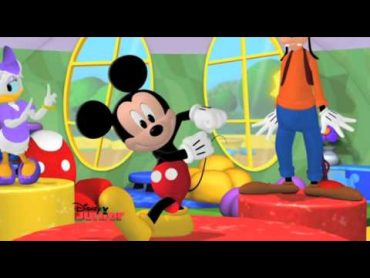 Mickey Mouse Clubhouse  Hot Dog Dance 🎶  Disney Junior UK