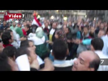 بالفيديو .. تحرش جماعى بالتحرير وفتيات يصرخن طلبا للنجاة