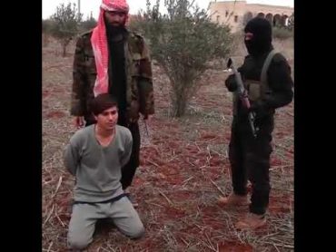 ویدئوی از سر بریدن یک سرباز توسط داعش در سوریه 😭😢😷